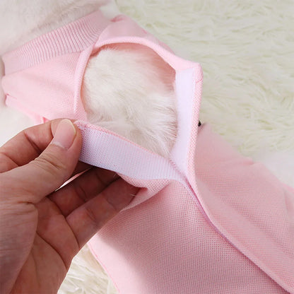 Traje Mascota (perros o gatos), especial para períodos post quirúrgicos. Transpirable, reemplaza collar isabelino.  Producto Importado, plazo de entrega aproximado de entre 7 y 18 días.